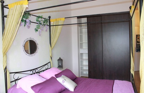 Latrape Bed & Breakfast | Jardin d'Hiver guest rooms with outdoor pool and jacuzzi
