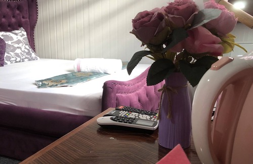Samal Bed & Breakfast | Jardin De Ysabelle and Hobbiton Cafe
