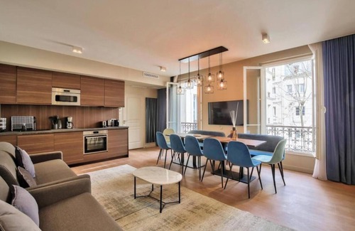 Notre-Dame-des-Champs Apartment | JARDIN DU LUXEMBOURG -RUE DE ASSAS -3 BEDROOM WITH AIR CON