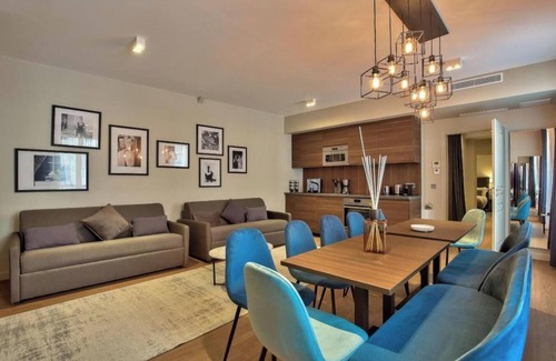 Notre-Dame-des-Champs Apartment | JARDIN DU LUXEMBOURG -RUE DE ASSAS -3 BEDROOM WITH AIR CON