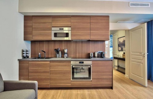 Notre-Dame-des-Champs Apartment | JARDIN DU LUXEMBOURG -RUE DE ASSAS -3 BEDROOM WITH AIR CON