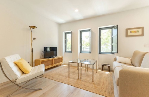 Fontanal-Maria Auxiliadora-Carretera de Carmona Apartment | Jardines de El Valle, Jacuzzi, 5 pax