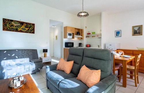Vaux-sur-Mer Apartment | Jardins de Pontaillac by Interhome