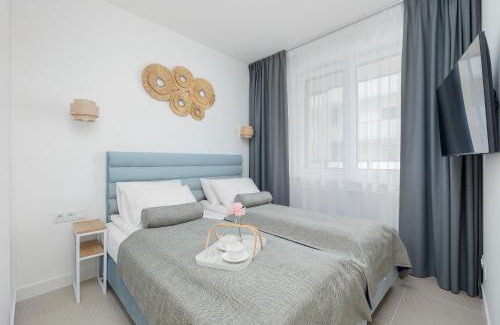 Dabki Apartment | Jasny Apartament z Jedną Sypialnią w Dąbkach Tuż przy Plaży z Parkingiem by Noclegi Renters