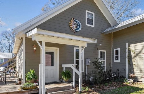 St. Francisville Apartment | Jasperilla Music Loft