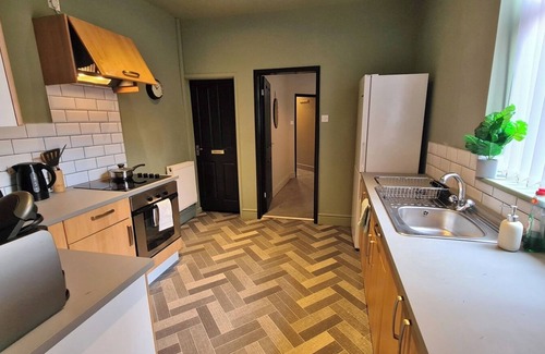 Forsbrook House | Jaspers a spacious place to stay in Stoke-on-Trent