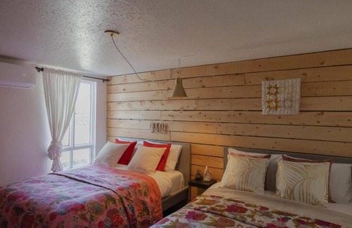 Saint-Gedeon House | Jaune Hôtel Boutique