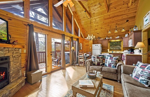 Black Bear Falls Cabin | Jaw Dropping View in Black Bear Falls