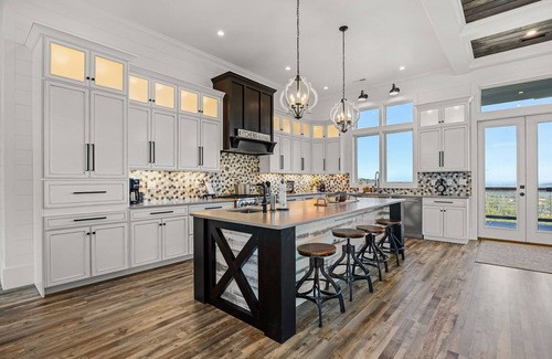 Chalet Village North Cabin | Jaw-Dropping Views!