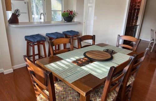 Jacksonville Beach Apartment | Jax Bch Cottage - Superb 3-bed/2-bath across the street from beach.