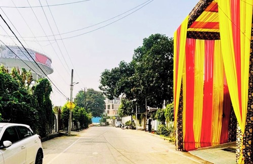 Mohangarh Hotel | JC Guest housenIt is located in Lucknow. there are many facility are available.