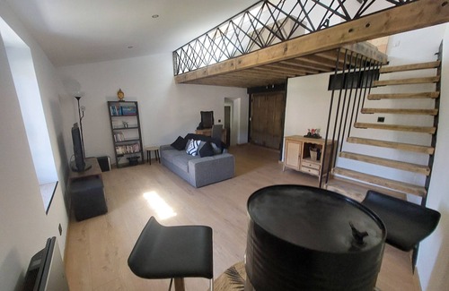 Cabrieres-dʼAigues House | JC's house of happiness