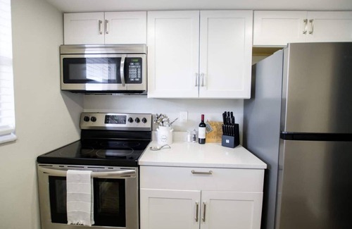 Clearwater Apartment | Jefferson Executive Suites #1 - Clearwater 1/1 Apt