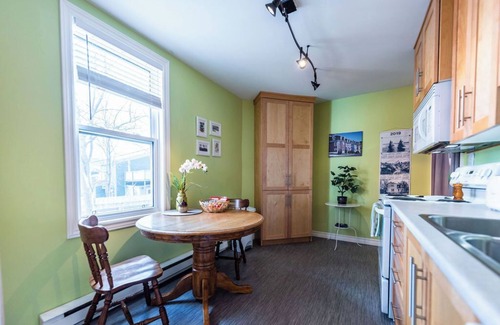 Downtown St. John's Apartment | Jellybean Dream upstairs apt: driveway, 4 bedrooms & near Bannerman Park!