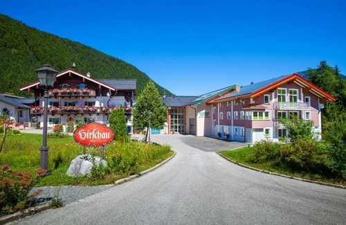 Bischofswiesen Apartment | Jenner, 1-2 Pers., 72 m², Schlafzimmer, Wohnzimmer, Kochnische, Badewanne, Dusche und WC, Balkon