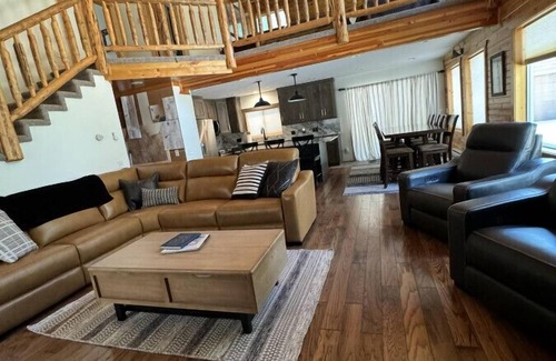 Island Park Cabin | Jensen Cabin with Detached Bungalow and Garage!