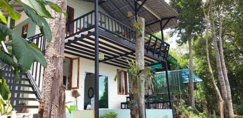 Khong Koi Beach Apartment | Jeroen's Jungle View
