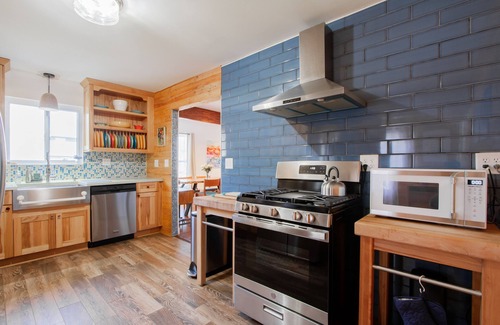 Highlands House | JerseyShoreGem. Guests Rave: PRIME location near Beach NYCFerry, Restaurants