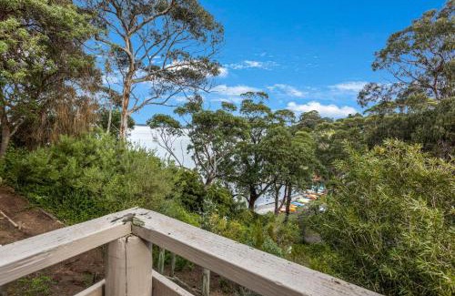 Nungurner House | Jetty View - Lorikeet Cabin