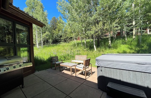 Teton Village House | JHRL-Spacious townhome steps from Moose Creek charilift