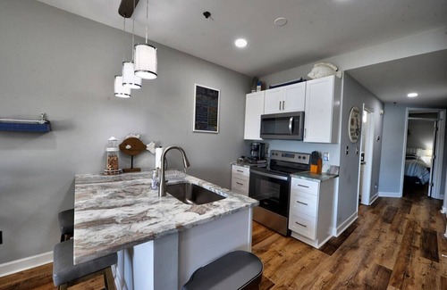 Huddleston Apartment | - Jib Pointe -