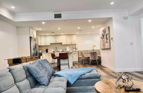 Lamanda Park Apartment | Jie’s Choice—3B2B Feel HOME Apt.