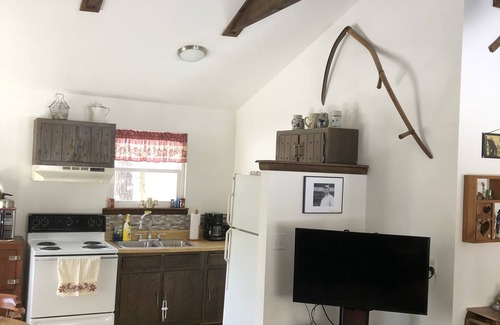 Jim Thorpe House | Jim Thorpe minutes away! Cozy Cabin, Peace & Quiet in Private Lake Community!