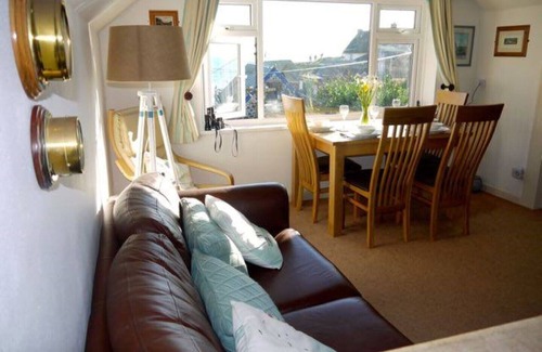 Cadgwith House | Jimmers Loft@Cadgwith Cove-Beautiful Sea Views