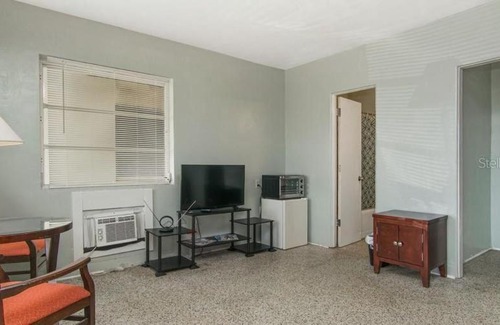 Indian Lake Estates Hotel | JJ's Motel