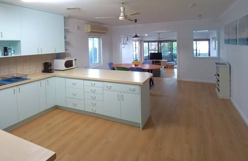 Port Broughton Hotel | JJ's Shack, Port Broughton