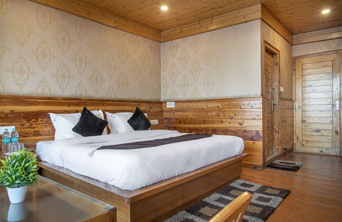 Theog Hotel | Jk Dream View Kufrin🙏🏿welcoming all guest & members we are happy to host you.n