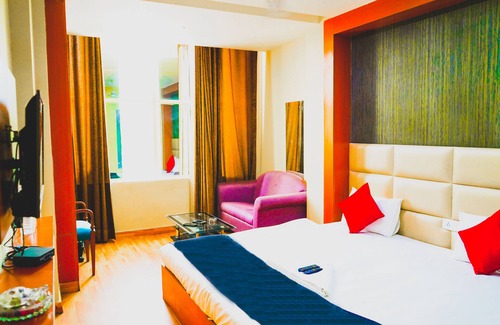 Sector 39 Hotel | JK Suites