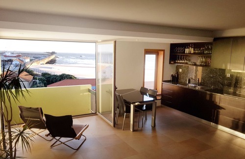 Leixões Apartment | João beach house with sea view