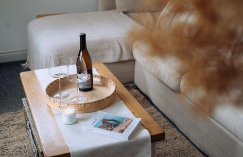 Weymouth Apartment | Joannes Retreat, Dog Friendly Property in Weymouth with Free Parking