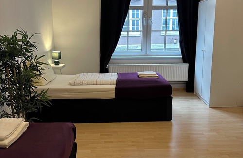Neumuenster House | Johannisstraße 1 W2 - 3 bedrooms with parking space