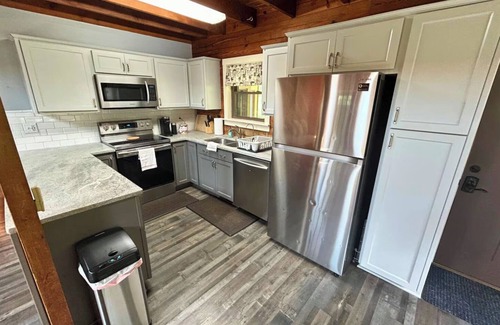 Johnstown House | Johnstown Gem! Spacious Wood Home & Beautiful Farm - Amazing for Families & Work