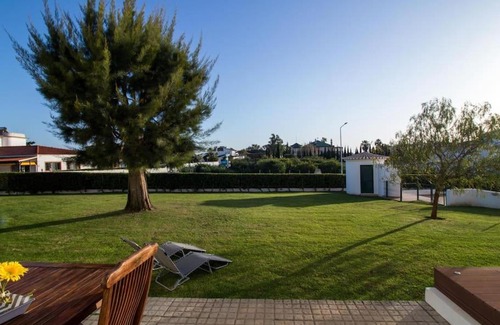 Castelo Villa | Joia da Galé House - Pool and Garden & BBQ & Galé Beach