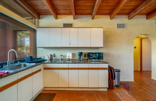 Tucson Apartment | Jojoba Studio (Ari) -