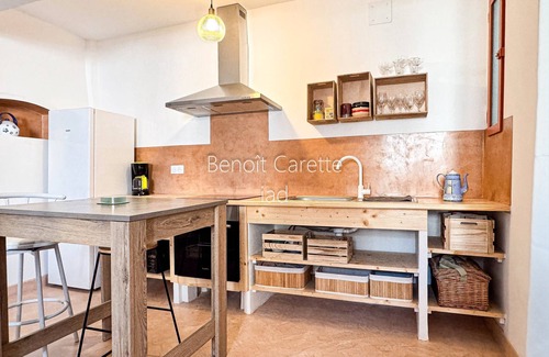 Mirepeisset Cottage | 'Joli Gîte' holiday home with private terrace, Wi-Fi and air conditioning