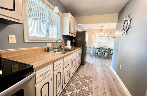 Rocky Mount House | JOMO - Unit 2 TriTerrace *Relax Lakefront *Enjoy Fam