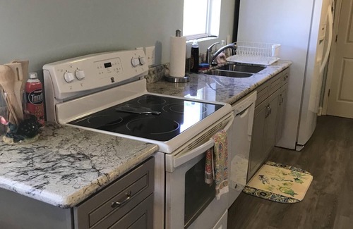 Shoreline Park Cabin | Jordan River Skiing/Fishing Vacation House - Snowbirds Welcome.