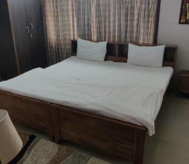 Sualkuchi Hotel | Joyable Homestay Near Sankardev Netralay