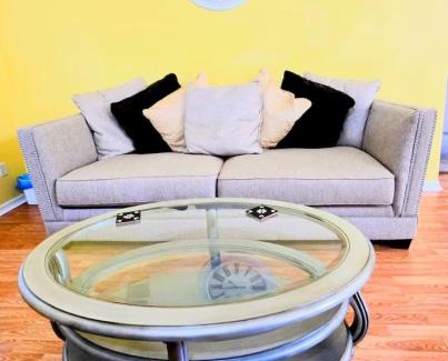 Orange Tree House | Joyful and Bright 4 Bedroom 3 Bathroom Pool Home