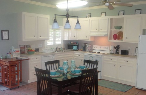 Kingwood Apartment | JOYFUL QUARTERS - BEAUTIFUL SPACIOUS 1 BEDRM APARTMENT