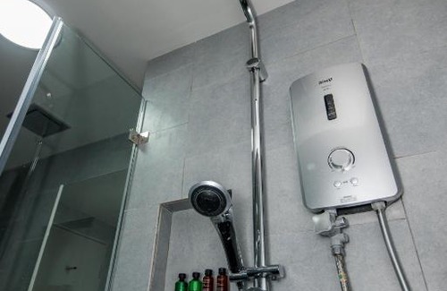Downtown Kota Kinabalu Apartment | JQ T21 SUNSET SEAVIEW HOMESTAY Suria Gaya Street SICC