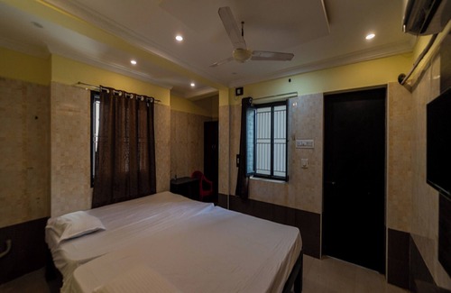 Velankanni Hotel | JR Lodge
