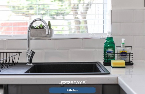 Wolverhampton House | JRR Stays - West Midlands - Wolverhampton - WV11