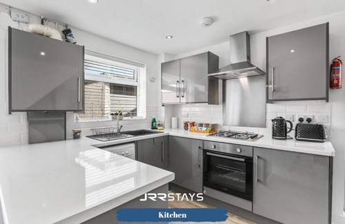 Wolverhampton House | JRR Stays - West Midlands - Wolverhampton - WV11