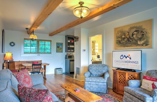 Black Mountain House | Jubilee Mountain Homestead | Hot Tub + Views⛰️ Near Black Mtn + Biltmore Pass