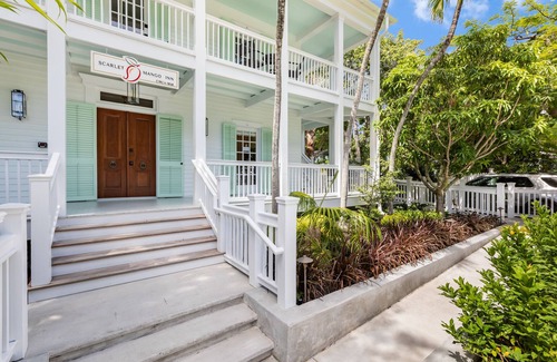 Key West Historic District Condo | JULIE ~ Adult Only, 1st Floor King Bedroom w/Shared Pool, Scarlet Mango Inn!